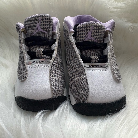 Nike Kids Sneakers in Gray and Lavender - Picture 4 of 5